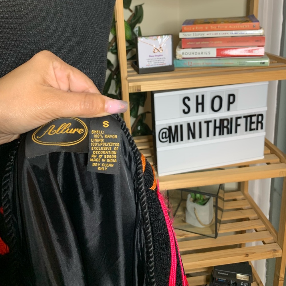 Allure - Picture 6 of 6